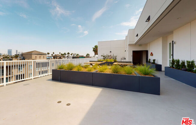1 bed, 1 bath, 654 sqft, $2,100, Unit 104
