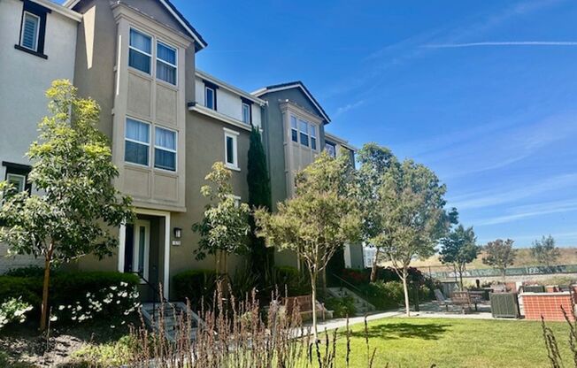 Modern Beautiful Townhome with Great Schools, Great Locaation!