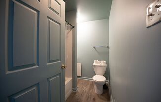 Available NOW!! 3 Bed 1 Full Bath Home