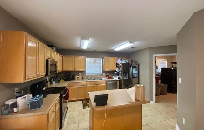 3 beds, 2 baths, $1,900