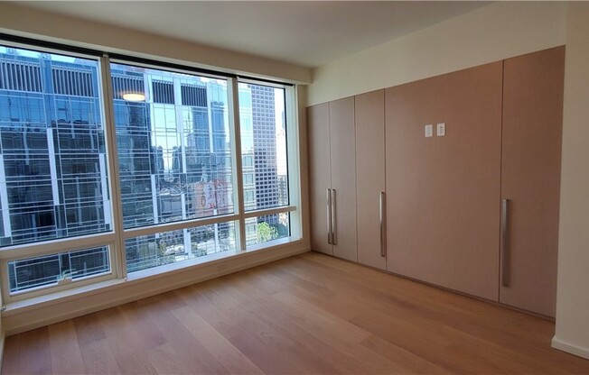 1 bed, 1 bath, 695 sqft, $2,700, Unit 2403