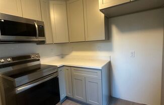 2 beds, 1 bath, $2,450, Unit # #A