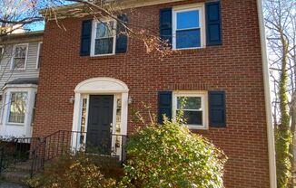 Well Maintained 2 Bedroom 2.5 Bath Townhome in Great Marietta Location w/ a Unfinished Basement