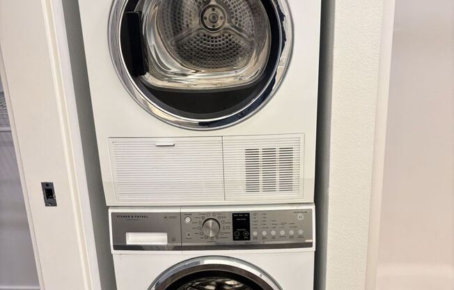 2 beds, 2 baths, 1,080 sqft, $2,095, Unit 206