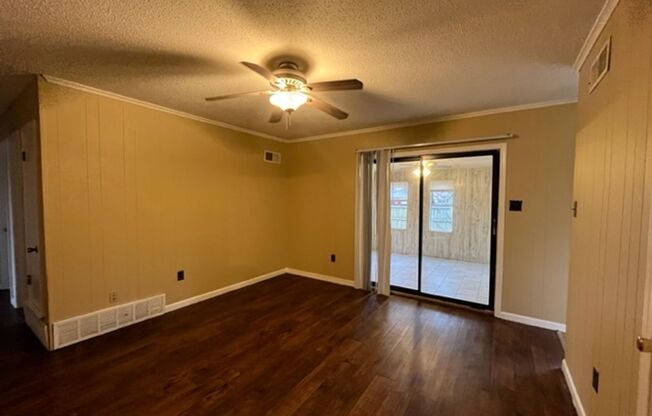 3 beds, 1.5 baths, $1,299