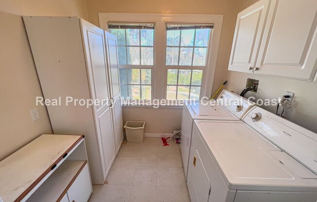 3 beds, 2 baths, $2,600