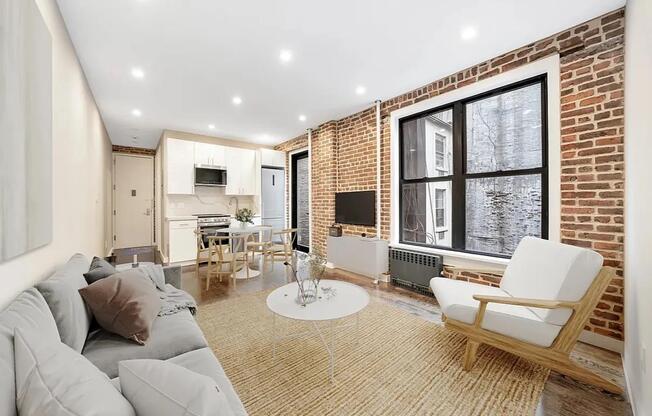 228 8 AVE