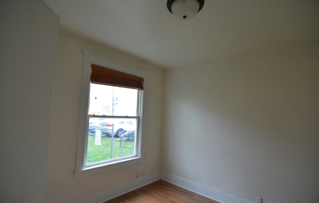 2 beds, 1 bath, 650 sqft, $1,495, Unit 12