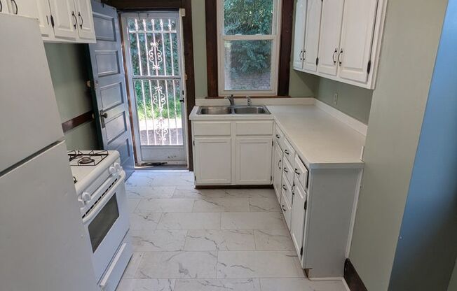 3 Bedroom 1 Bathroom Single Family Home (Greenfield)