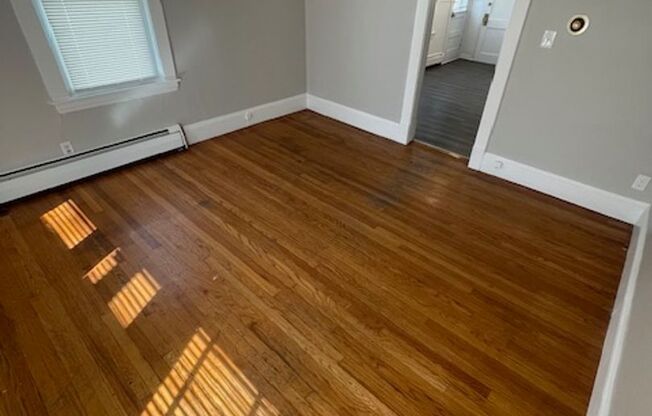 1 bed, 1 bath, $1,295, Unit 149 Hampden St #1st L