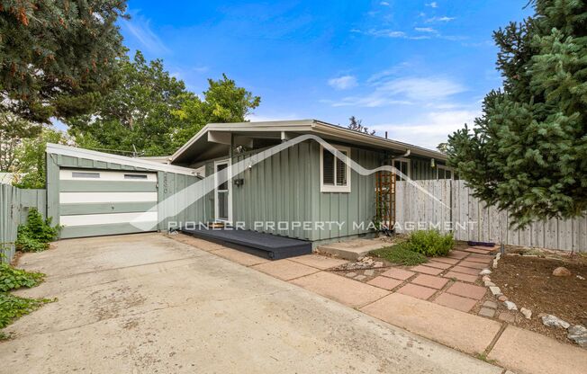 Spacious MidCentruy Modern Home in the Harvey Park Neighbrorhood