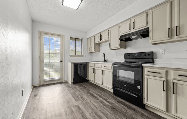 3 beds, 2 baths, 1,123 sqft, $1,600, Unit F-04