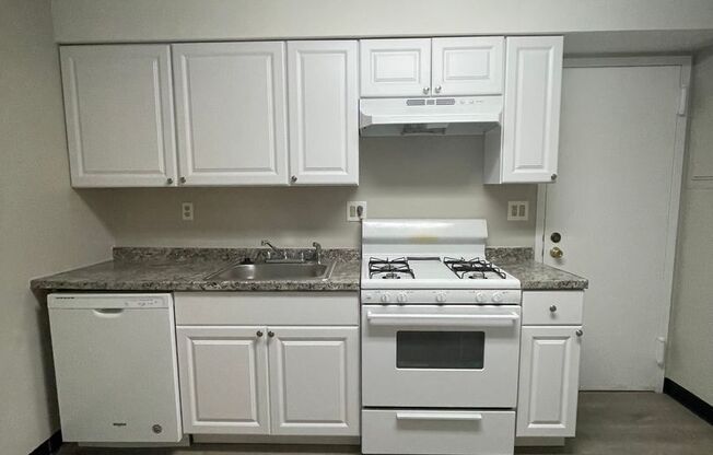 Spacious 3 Bedroom Townhouse in Franklintown!