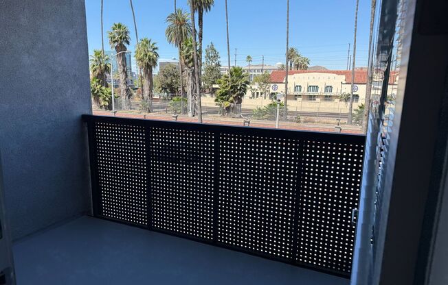 2 beds, 2 baths, 890 sqft, $2,610, Unit 216