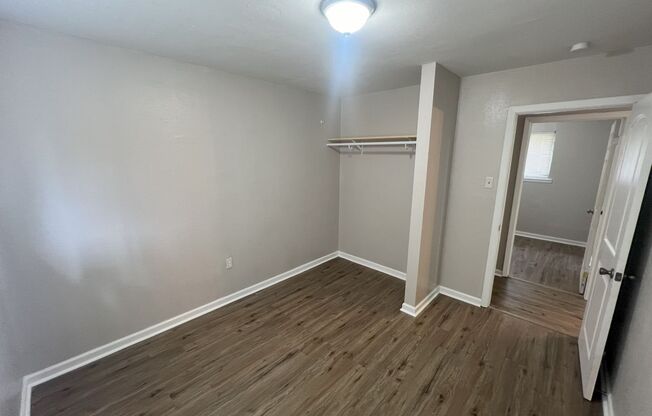 3 beds, 1 bath, $895