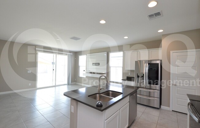 8212 S 45 AVE