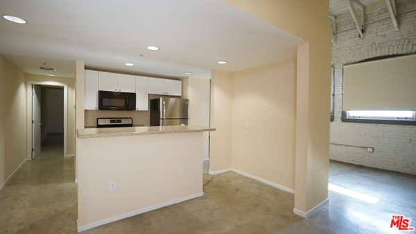 922 W 23 ST