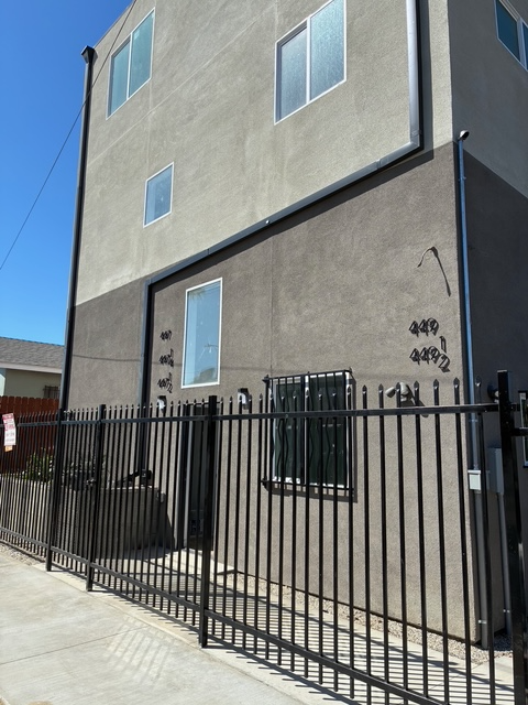449 1/2 W 74 ST