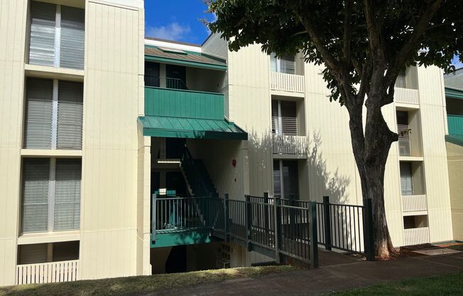 Nahoa Apartments-Mililani 2 bedroom plus den, 1 bath unti with 1 parking stall - Avail now!