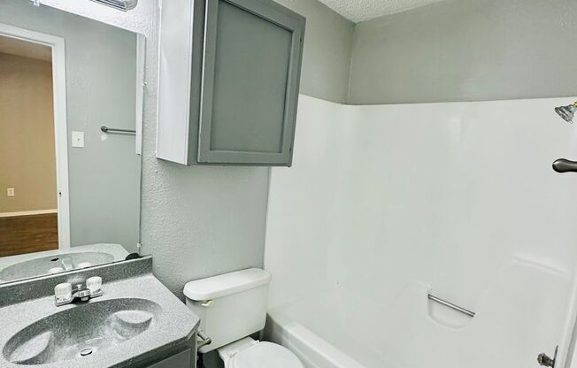 Studio, 1 bath, 500 sqft, $750, Unit 106