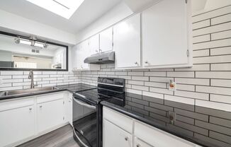 first month's rent free 1 bed 1 bath renovated apartment homes