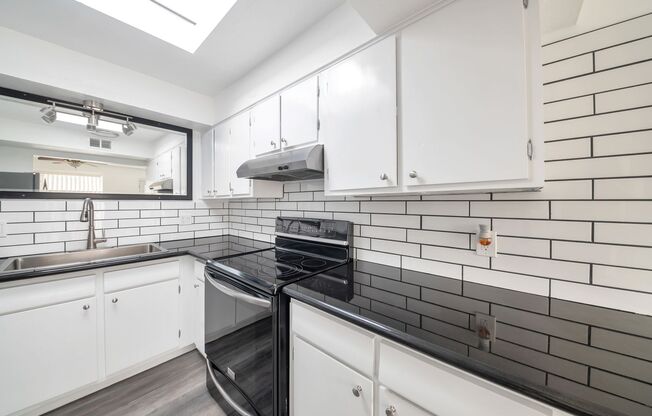 first month's rent free 1 bed 1 bath renovated apartment homes