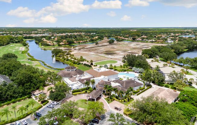3 beds, 2 baths, $2,950, Unit #201