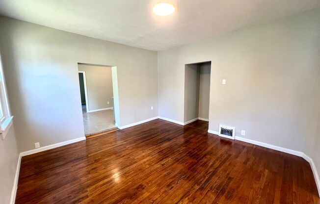 3 beds, 1 bath, $1,250