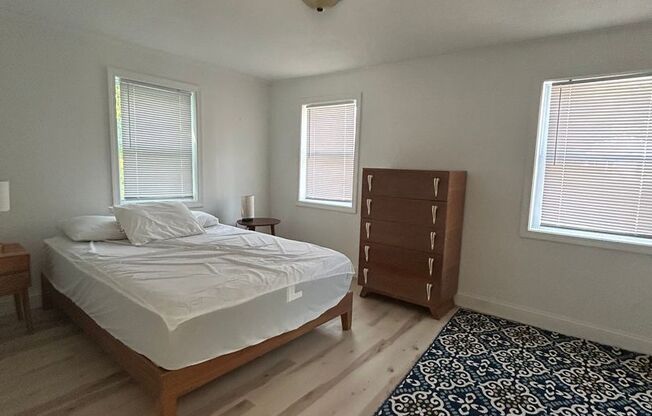 2 beds, 1 bath, $2,200, Unit 65 Johansen Street