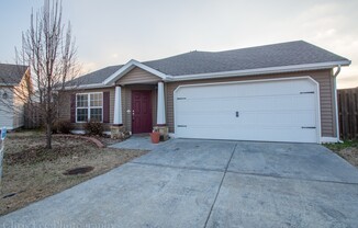 Quaint 3BR/2BA home close to UofA with large fenced yard! Low maintenance vinyl plank flooring!