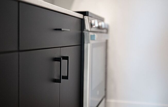 1 bed, 1 bath, 585 sqft, $1,715, Unit 515