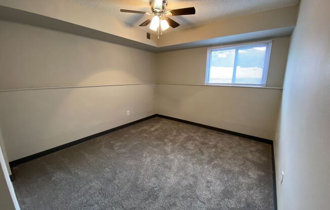 2 beds, 1.5 baths, 875 sqft, $1,030, Unit 420