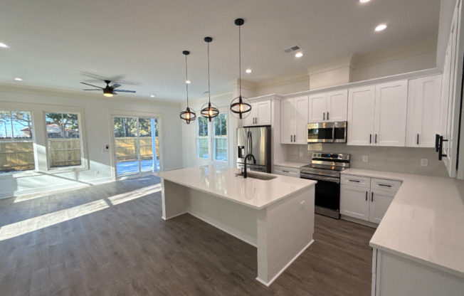 2020 RIVERVIEW AVE