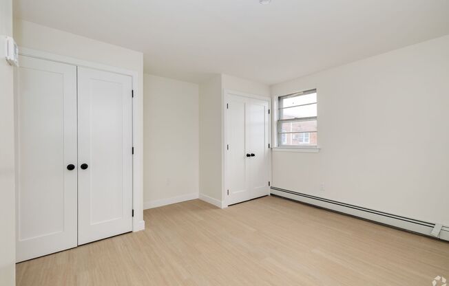2 beds, 1 bath, 875 sqft, $1,575, Unit A17