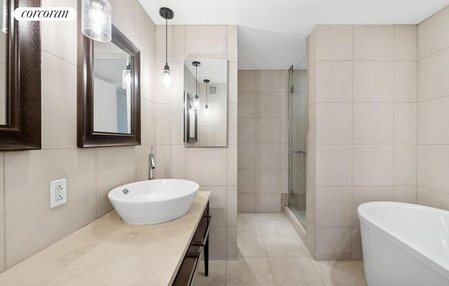 1 bed, 1 bath, 768 sqft, $5,500, Unit 10L