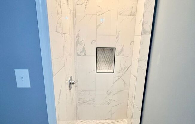 Studio, 1 bath, $975, Unit 301