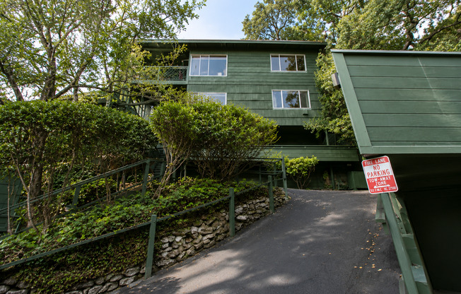 Contemporary North Berkeley 2 Bedroom Condominium