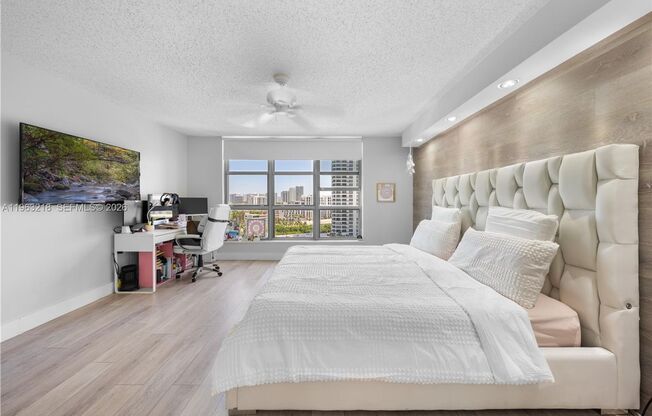 3 beds, 2 baths, $4,200, Unit # 1406