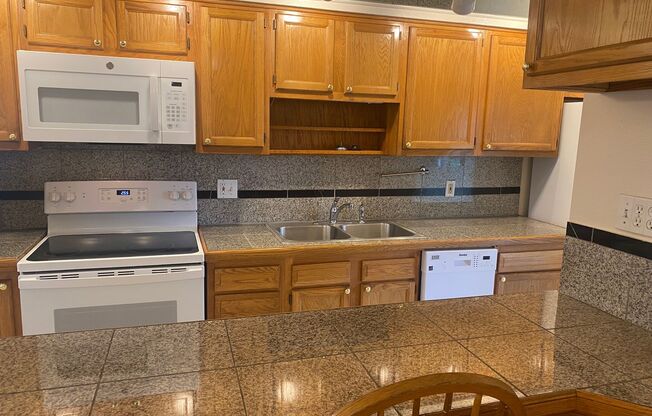 1 bed, 1 bath, 550 sqft, $1,655, Unit 640-108