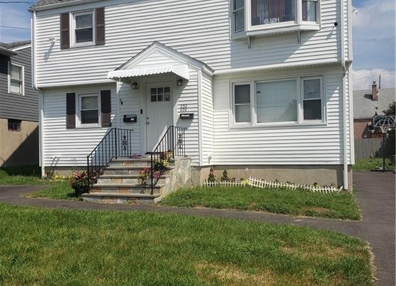 230 GREENFIELD DR