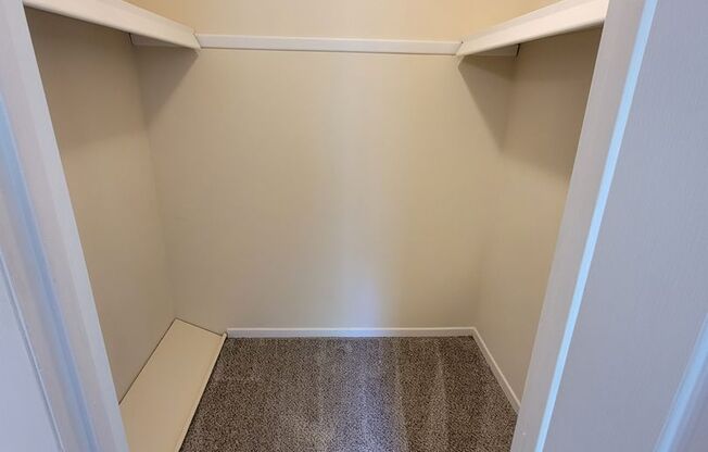 1 bed, 1 bath, 675 sqft, $975, Unit 210 P