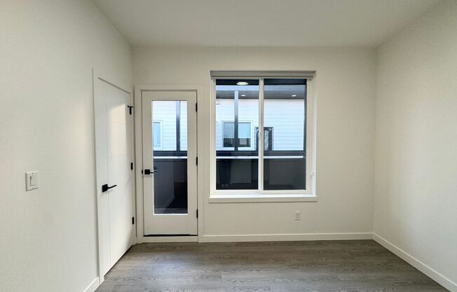 1 bed, 1 bath, 420 sqft, $1,525, Unit 15