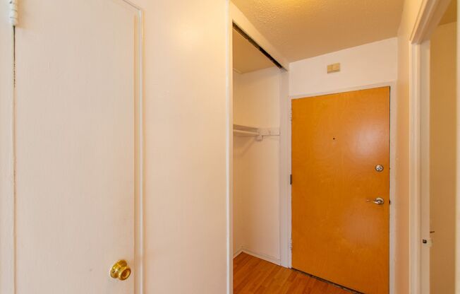 Studio, 1 bath, $1,350, Unit Unit 1705