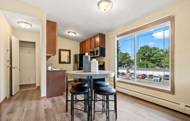 1 bed, 1 bath, 800 sqft, $1,249, Unit 05-308