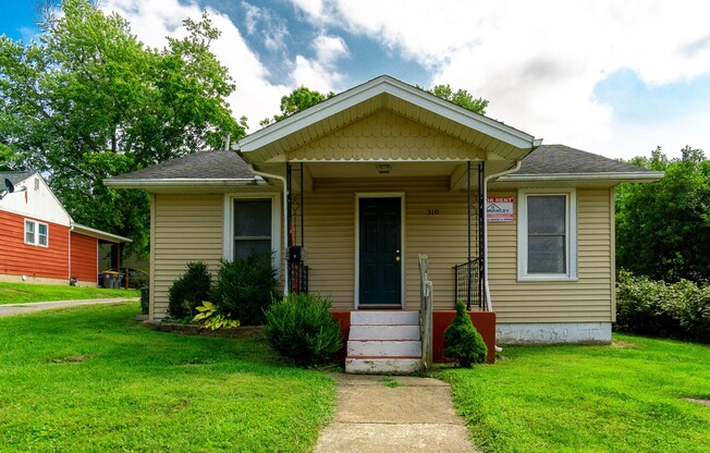 3 beds, 2 baths, $2,600