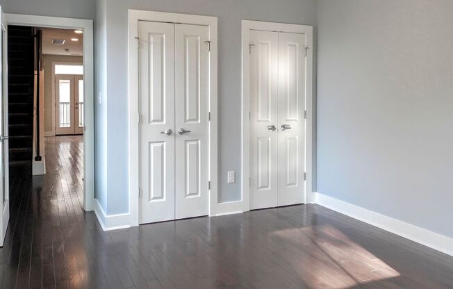 3 beds, 2 baths, 1,201 sqft, $1,720, Unit 14B