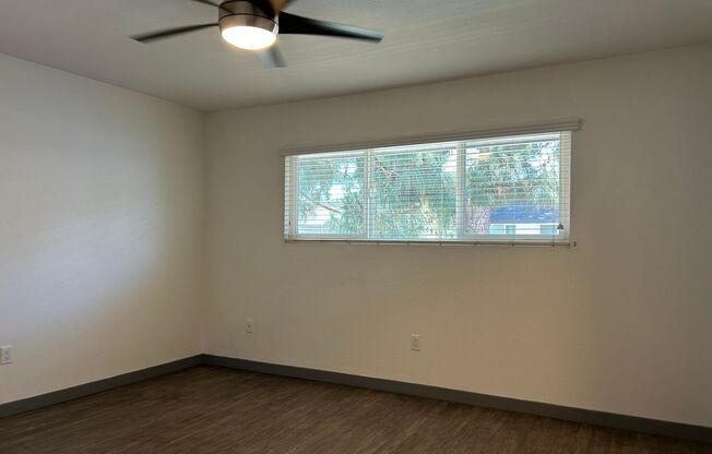 2 beds, 1 bath, 950 sqft, $2,930, Unit A052