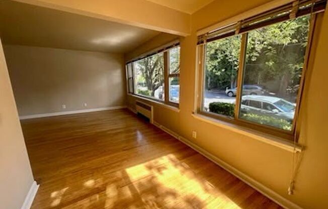 1 bed, 1 bath, 560 sqft, $1,750, Unit 202