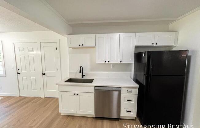 116 CEDAR LN