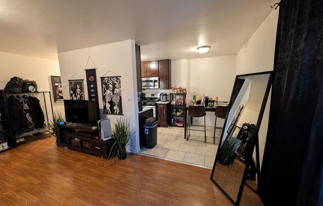 1 bed, 1 bath, 750 sqft, $1,595, Unit 1111H-404